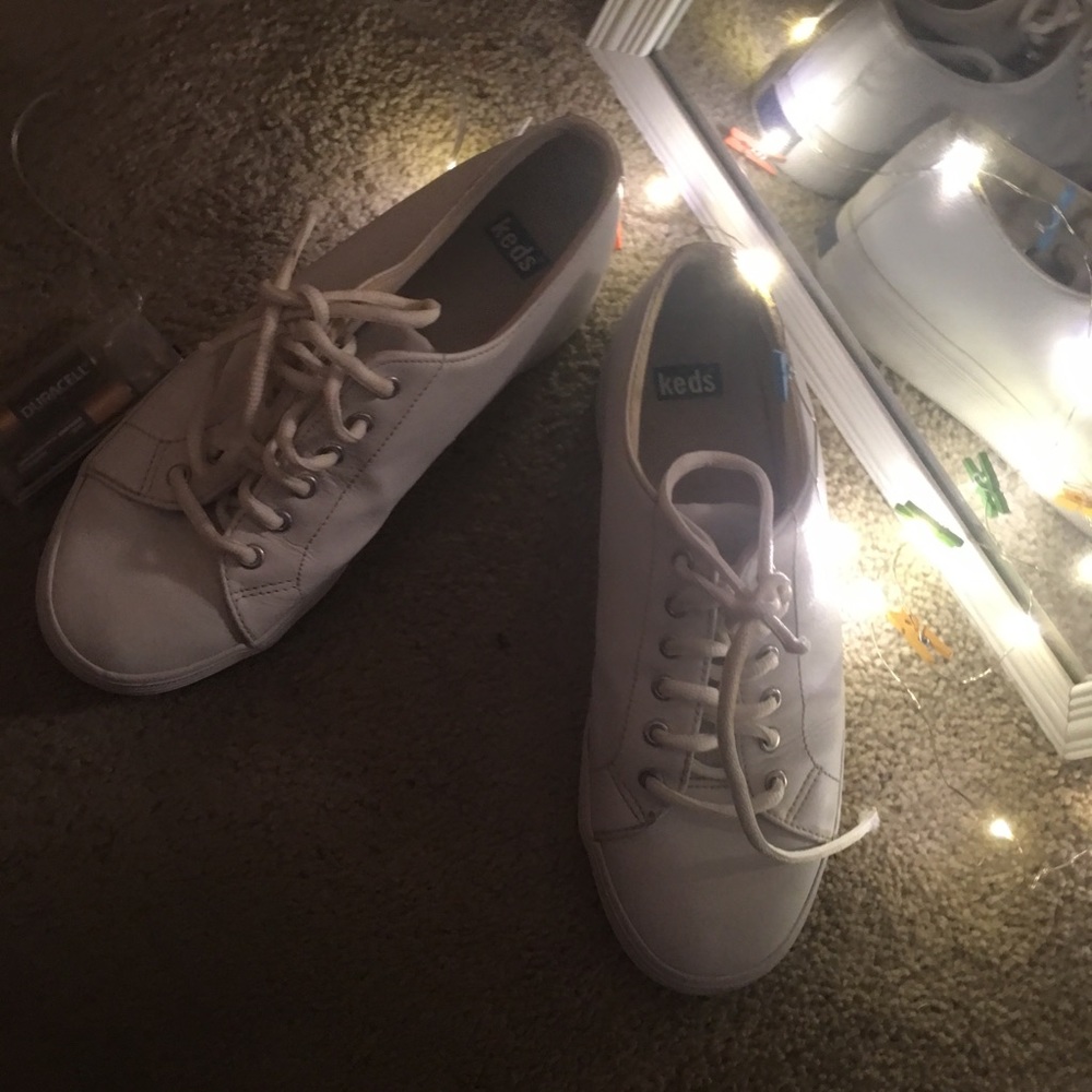 Shoes - Picture 2 of 3